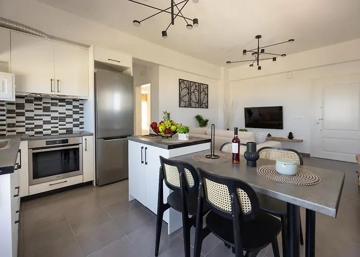 Fn Nyaraló Monólithosz